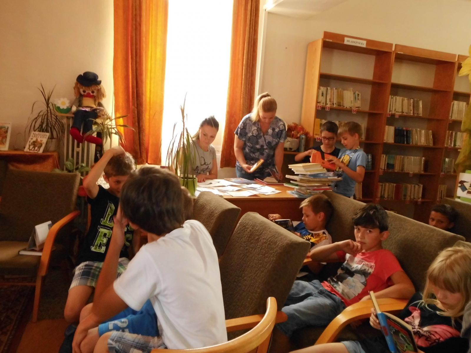 Fotogaléria Čítanie v KNIŽNICI: Stratený kľúčik - dobrodružné príbehy (17.6.2016) (13) Čítanie v KNIŽNICI: Stratený kľúčik - dobrodružné príbehy (17.6.2016)