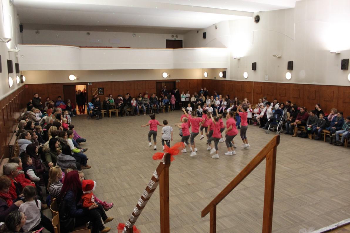 Fotogaléria Mikulášska párty v kultúrnom dome (6. 12. 2016) (31) Mikulášska párty v kultúrnom dome (6. 12. 2016)